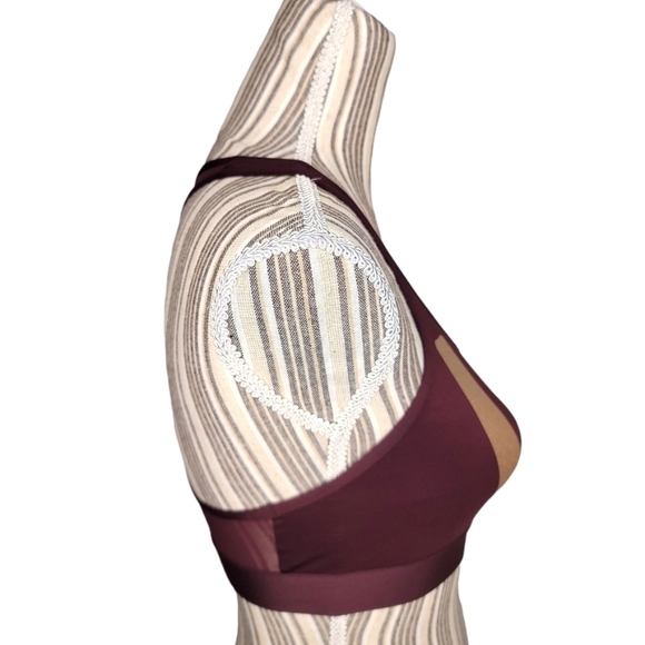 Victoria's Secret The Player by Victoria's Secret Sports Bra - Picture 4 of 8